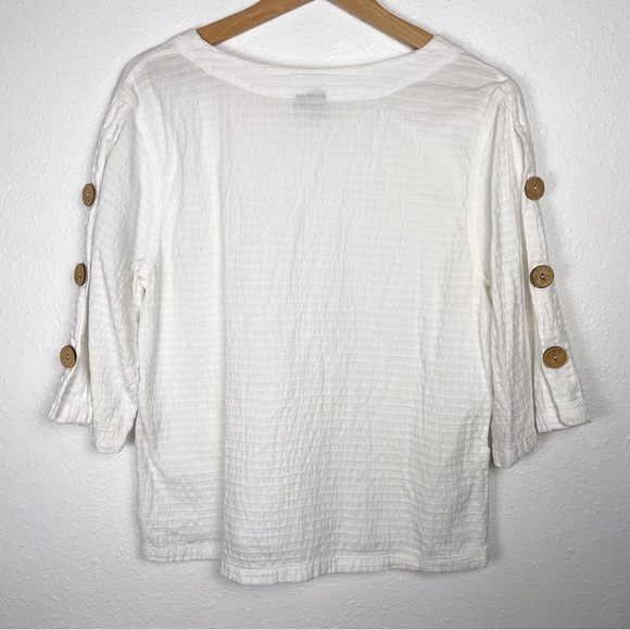 Focus Size S White Linen Shirt with Natural Wood Buttons | LagenLook Boho - Picture 3 of 11